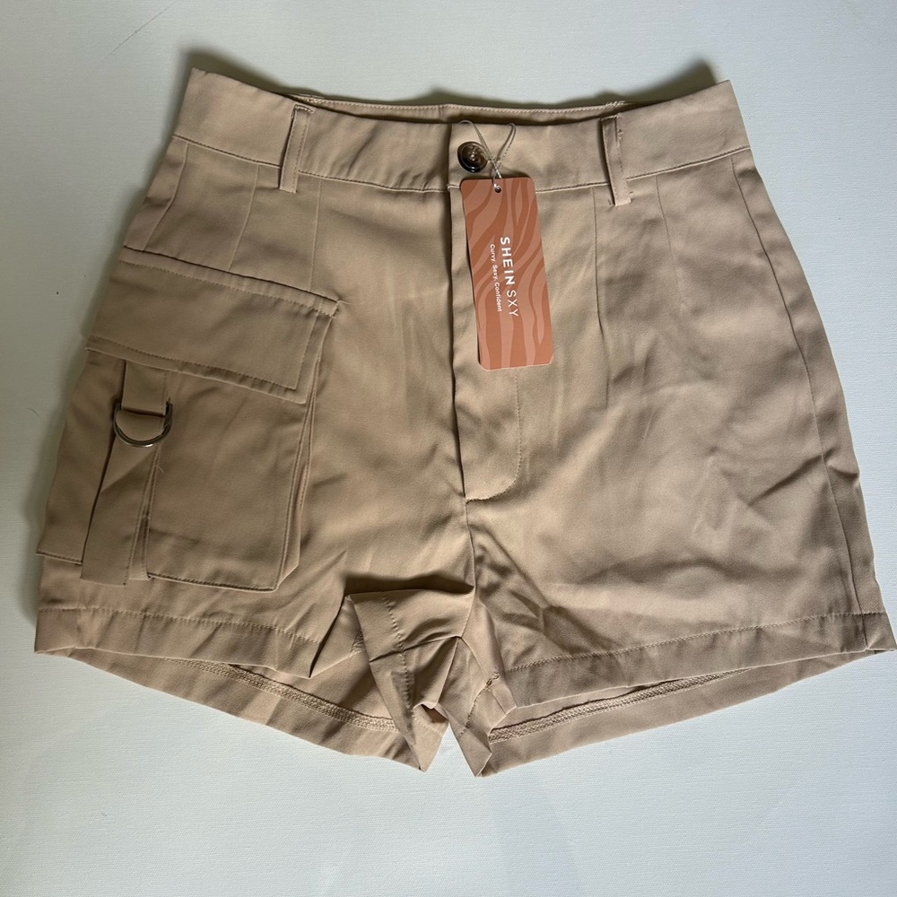High Waisted Side Flap Pocket Khaki Shorts